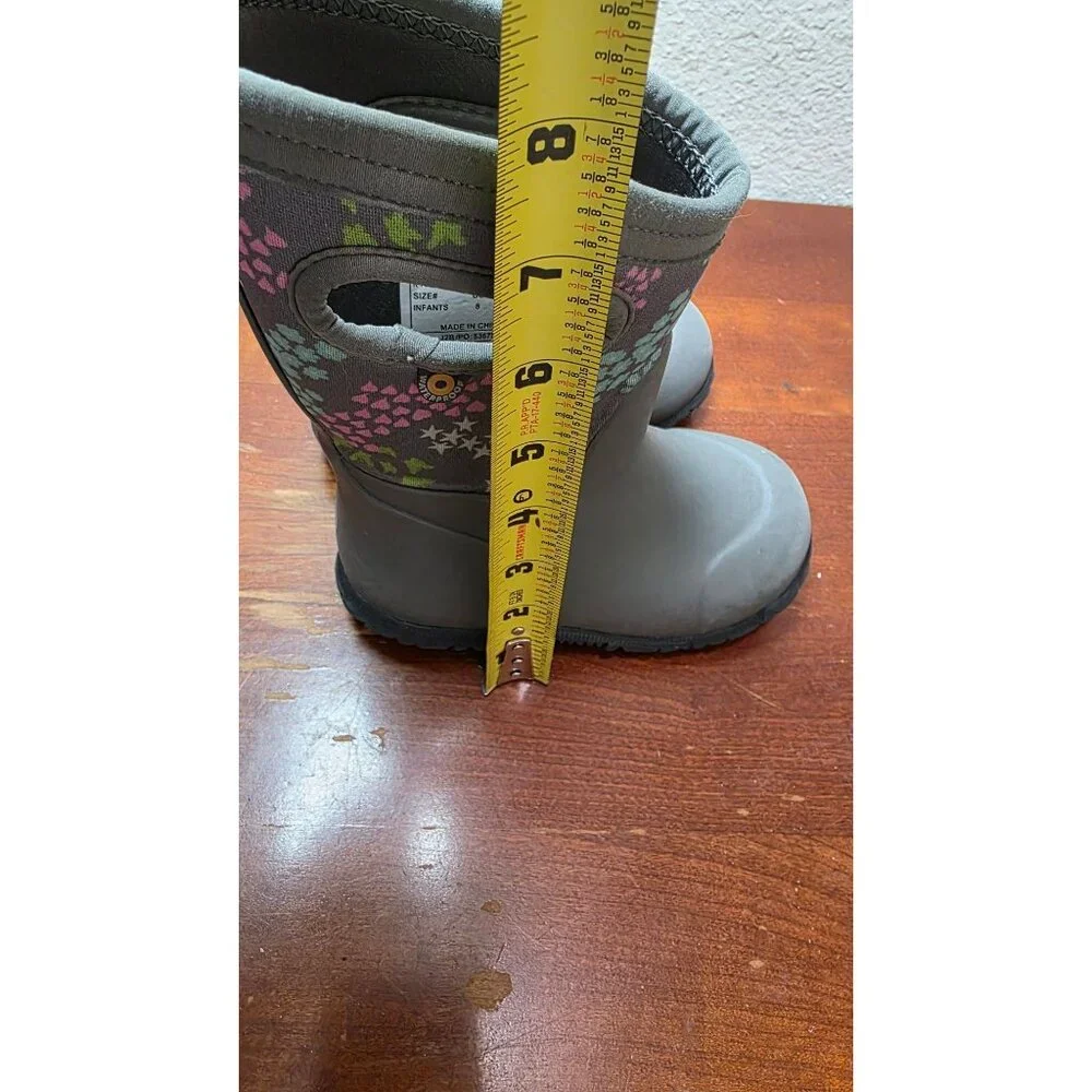 Bogs Kids‎ Waterproof Insulated Winter Boots Size 8 Gray Floral Accents